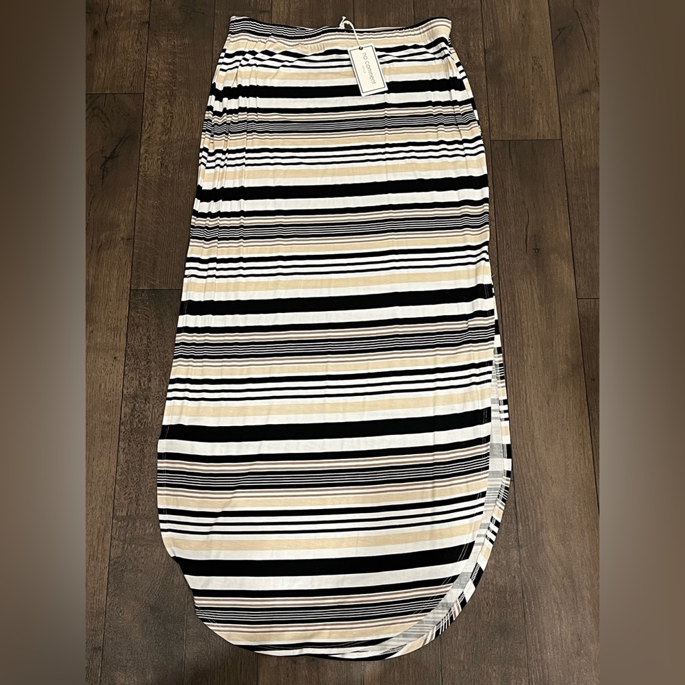 Black and White Pencil Skirt size large!! New!!